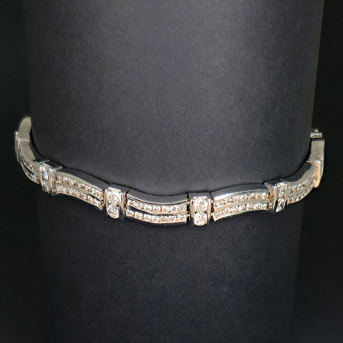 An elegant bracelet designed to dazzle from the wrist and deliver radiant brilliance from every movement.