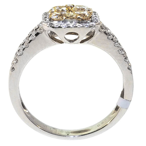 18K White Gold 0.93ct Diamond Engagement Ring